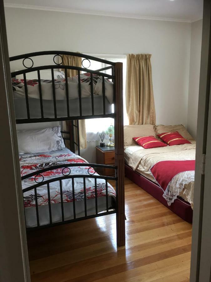 At Homestay Όκλαντ Εξωτερικό φωτογραφία